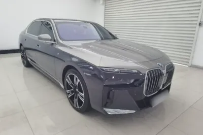 BMW i7 2023, 15800 км, за 76929 USD