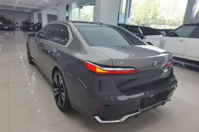 BMW i7 2023, 15800 км, за 76929 USD