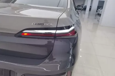 BMW i7 2023, 15800 км, за 76929 USD - фото 13