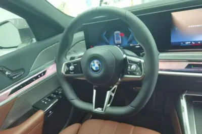 BMW i7 2023, 15800 км, за 76929 USD - фото 18