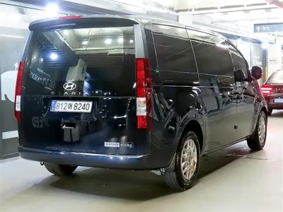 Hyundai Staria 2025, 26085 км, за 17649.4 USD