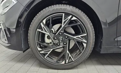 Kia K5 2026, 2540 км, за 29888.64 USD
