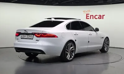 Jaguar XF 2017, 144989 км, за 4948.88 USD