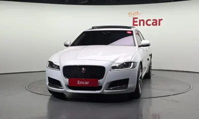 Jaguar XF 2017, 144989 км, за 4948.88 USD