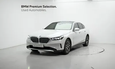BMW 5-Series · 2025 год