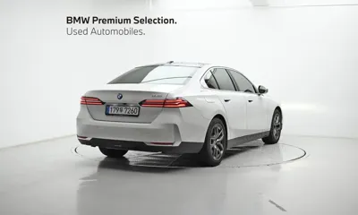 BMW 5-Series 2025, 8068 км, за 35038.67 USD