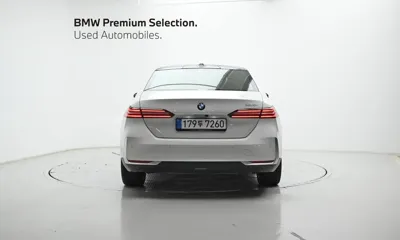 BMW 5-Series 2025, 8068 км, за 35038.67 USD