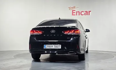 Hyundai Sonata 2018, 182548 км, за 5087.54 USD