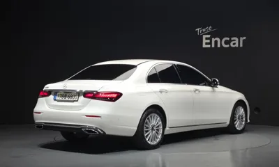 Mercedes-Benz E-Class 2022, 36242 км, за 26913.48 USD