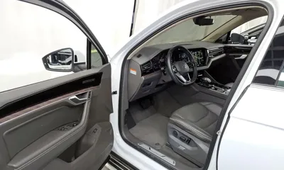 Volkswagen Touareg 2021, 91323 км, за 27504.27 USD - фото 10