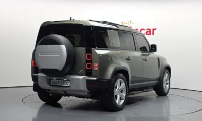 Land Rover Defender 2023, 67595 км, за 46905.56 USD