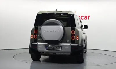 Land Rover Defender 2023, 67595 км, за 46905.56 USD