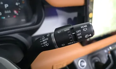 Land Rover Defender 2023, 67595 км, за 46905.56 USD - фото 30