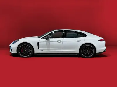 Porsche Panamera · 2022 год