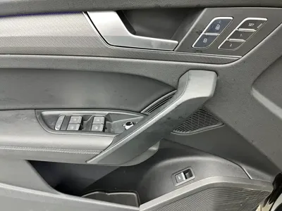 Audi Q5L 2024, 9000 км, за 32812.78 USD