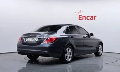 Mercedes-Benz C-Class 2016, 128338 км, за 7862.57 USD