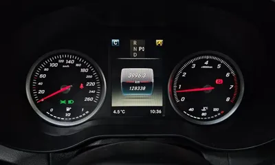 Mercedes-Benz C-Class 2016, 128338 км, за 7862.57 USD - фото 8