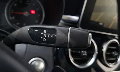 Mercedes-Benz C-Class 2016, 128338 км, за 7862.57 USD - фото 9