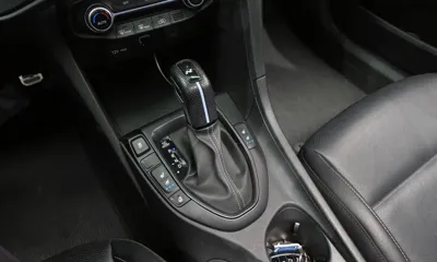 Hyundai Veloster 2022, 56237 км, за 12913.9 USD - фото 9