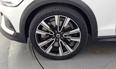 Volvo V60 2022, 59794 км, за 20477.14 USD