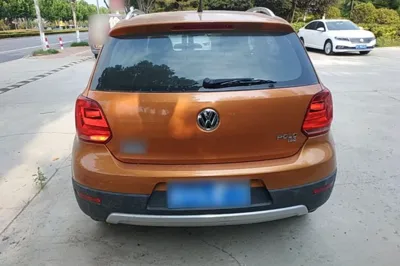 Volkswagen Polo 2016, 65500 км, за 6715 USD