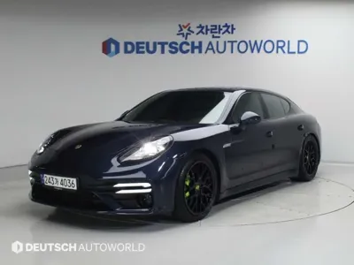 Porsche Panamera 2012, 111776 км, за 25798.06 USD