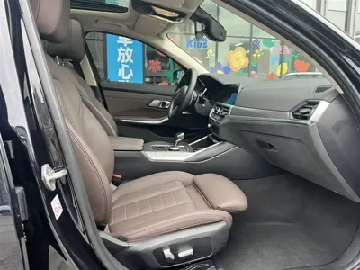 BMW 3 Series 2020, 53000 км, за 19153.18 USD - фото 32