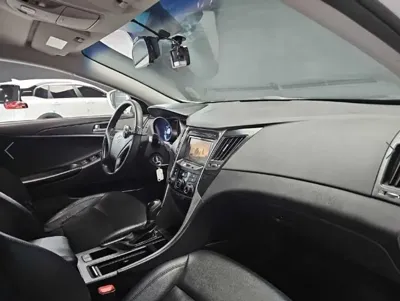 Hyundai Sonata 2013, 104499 км, за 3250.34 USD - фото 17