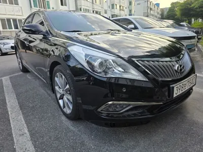 Hyundai Grandeur 2015, 166020 км, за 3643.17 USD