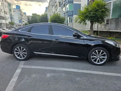 Hyundai Grandeur 2015, 166020 км, за 3643.17 USD