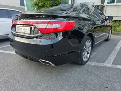 Hyundai Grandeur 2015, 166020 км, за 3643.17 USD