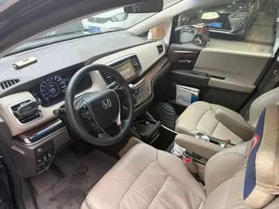Honda Odyssey 2016, 230000 км, за 8799.12 USD
