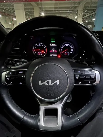 Kia K5 2022, 111245 км, за 15938.08 USD - фото 12