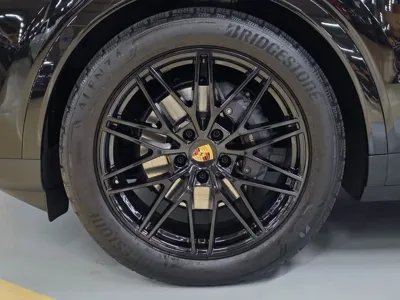 Porsche Cayenne 2024, 16630 км, за 91899.7 USD