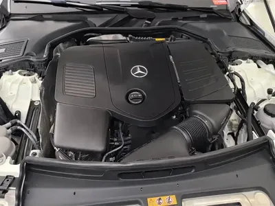 Mercedes-Benz C-Class 2022, 72300 км, за 25897.08 USD - фото 10