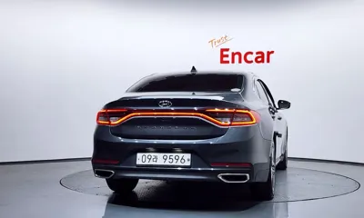 Hyundai Grandeur 2018, 184594 км, за 5748.26 USD