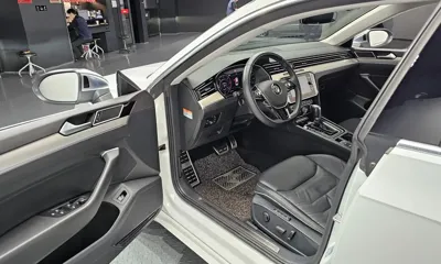 Volkswagen Arteon 2019, 156523 км, за 10994.64 USD - фото 10