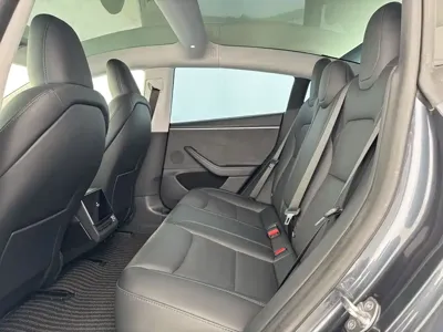 Tesla Model 3 2024, 36000 км, за 28736.27 USD - фото 8