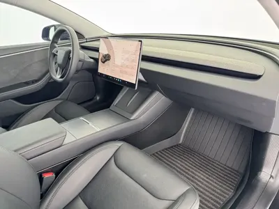 Tesla Model 3 2024, 36000 км, за 28736.27 USD - фото 9