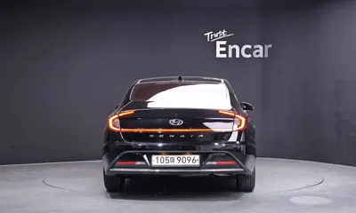 Hyundai Sonata 2020, 118930 км, за 9382.23 USD