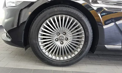 Genesis G90 2019, 39498 км, за 25272.42 USD