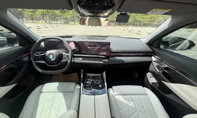 BMW 5-Series 2025, 7060 км, за 34388.6 USD - фото 7