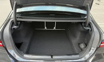 BMW 5-Series 2025, 7060 км, за 34388.6 USD - фото 11