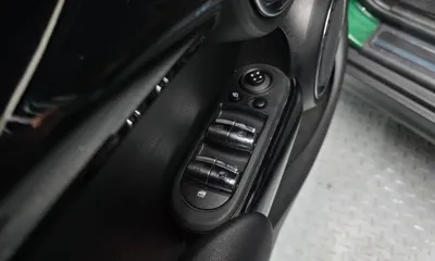 MINI Cooper 2019, 65927 км, за 12884.04 USD - фото 14