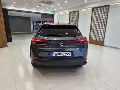 Lexus UX 2025, 18907 км, за 28882.76 USD