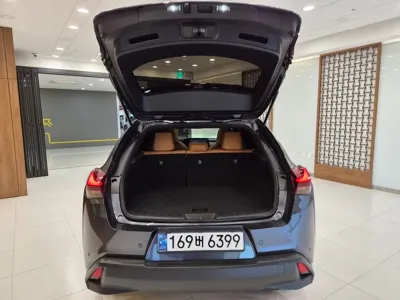 Lexus UX 2025, 18907 км, за 28882.76 USD - фото 6