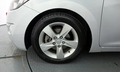 Hyundai Avante 2014, 132136 км, за 2642.88 USD