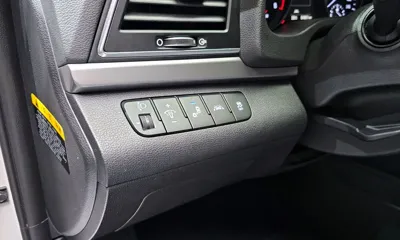 Hyundai Avante 2018, 64881 км, за 9432.74 USD - фото 16