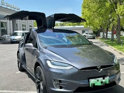 Tesla Model X 2021, 110000 км, за 36049.92 USD