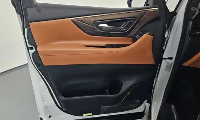 Toyota Alphard 2025, 10764 км, за 72206.91 USD - фото 24